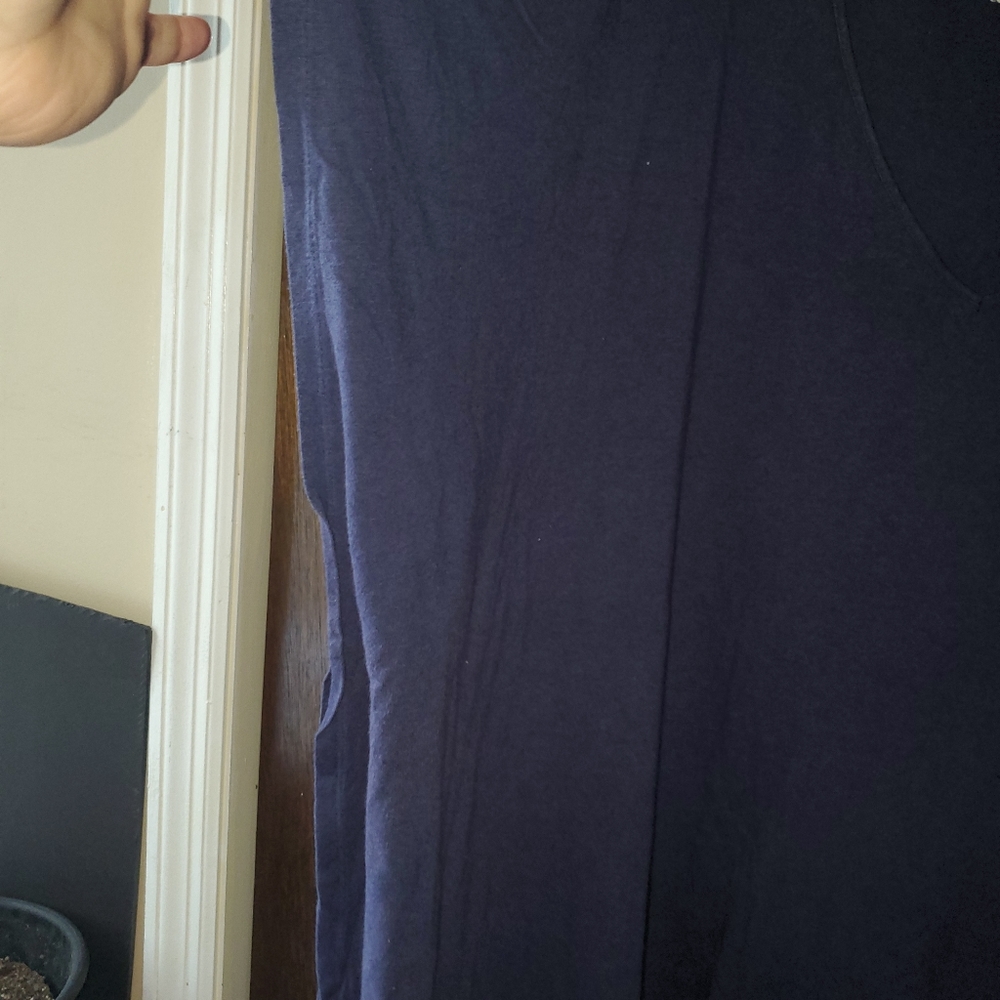 Top - Picture 2 of 5